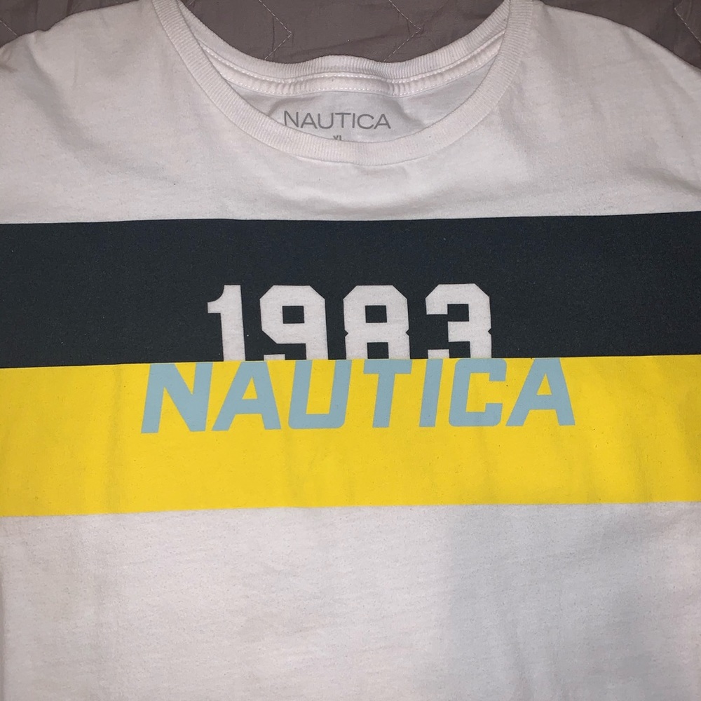 Náutica all white shirt with yellow and blue